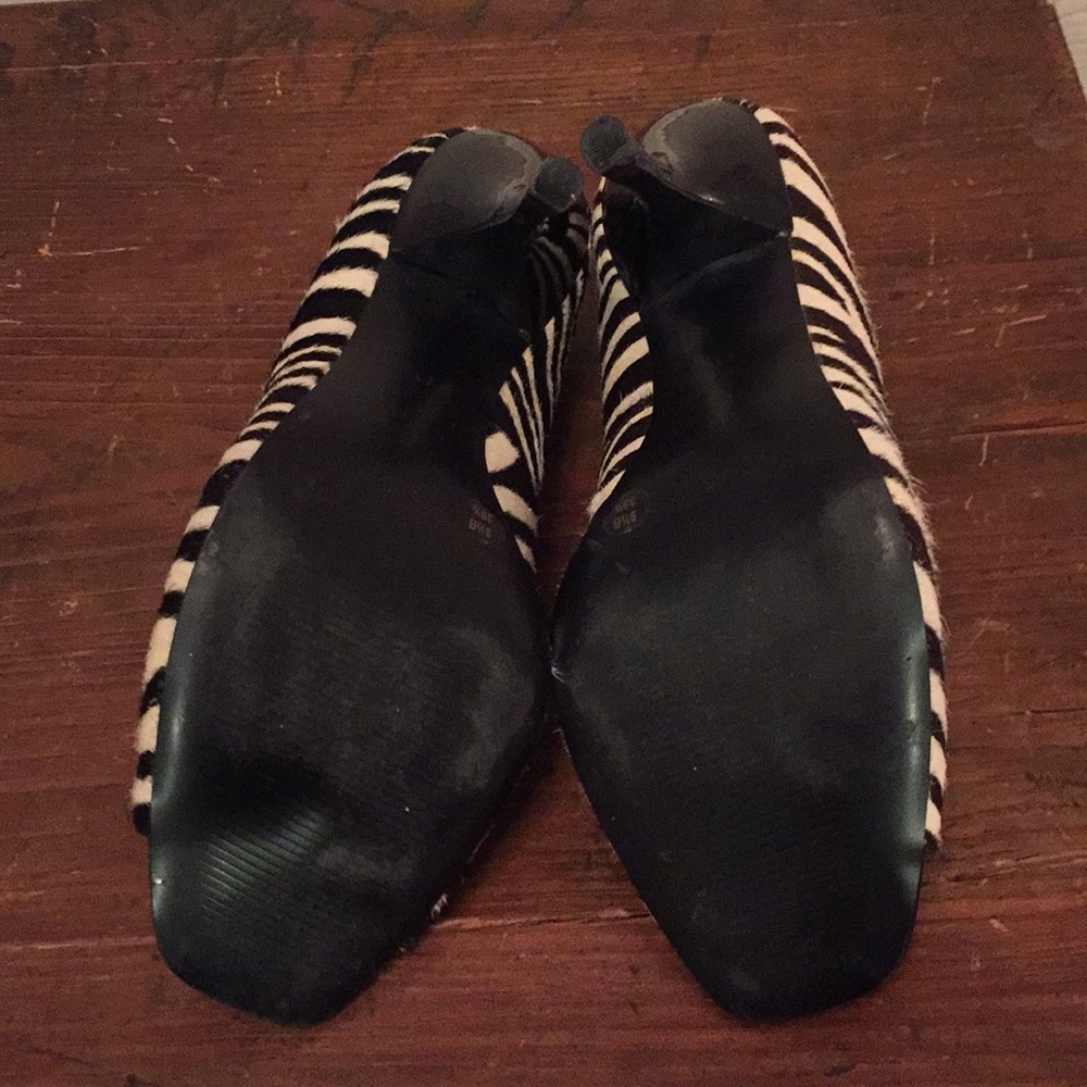 BCBGirls zebra print on calf hair pump - Picture 5 of 7